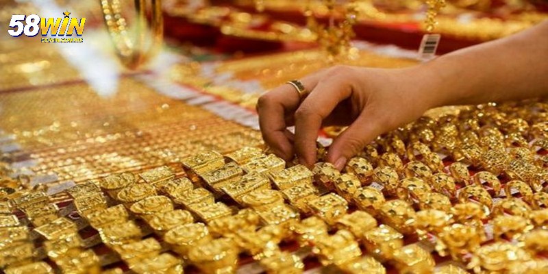 Mơ Thấy Vàng - Giải Mã Báo Hiệu Điềm Gì Trong Cuộc Sống? 4 Mộng thấy đi mua vàng cùng người thân